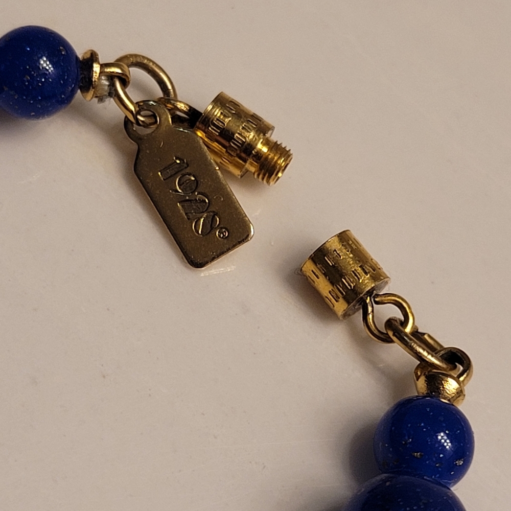 1928 Blue & Red Beaded Necklace Antiqued Gold-tone Sparkling Faux Lapis Pendant - Picture 5 of 15